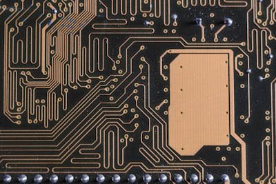 Solutions sur mesure : votre fabricant de cartes électroniques